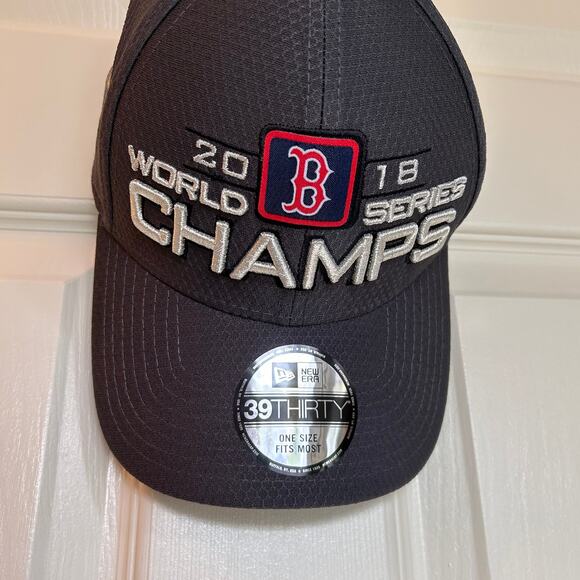 Boston Red Sox New Era 2018 World Series Champion Locker 39THIRTY Flex Hat - Picture 2 of 13